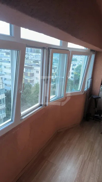 Apartament 3 camere, 2 bai, etaj intermediar, la cheie!
