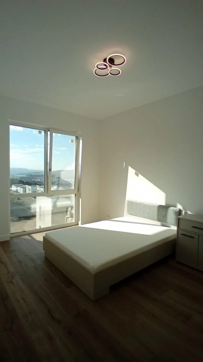 Apartament 2 camere, terasa, parcare subterana, zona Vivo