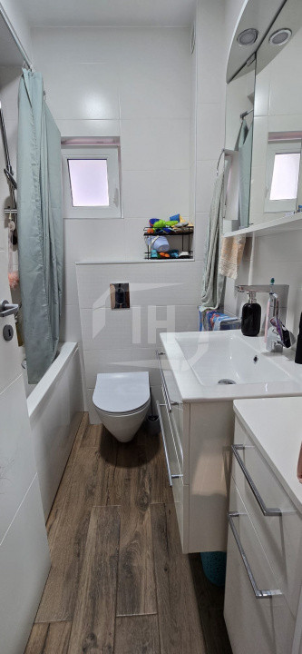 Apartament cu 3 camere 60 mp utili, 2 bai, zona Cetatii