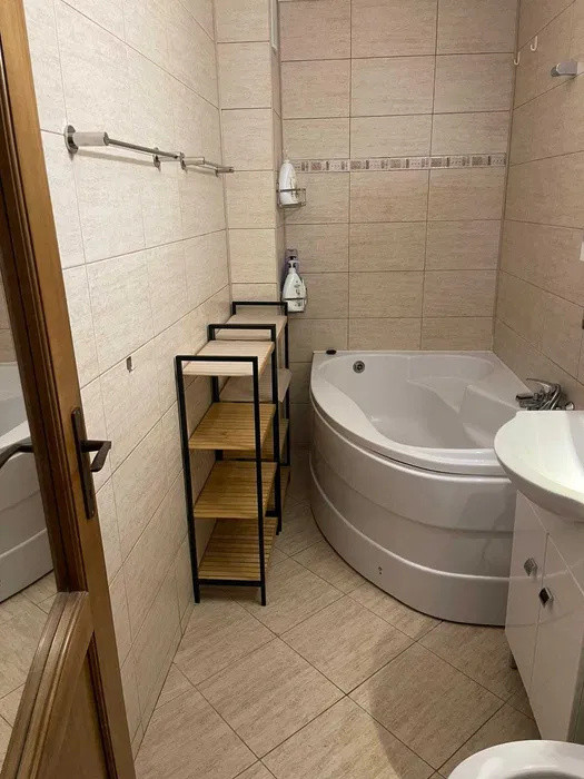 Apartament 2 camere, parcare, zona Plopilor