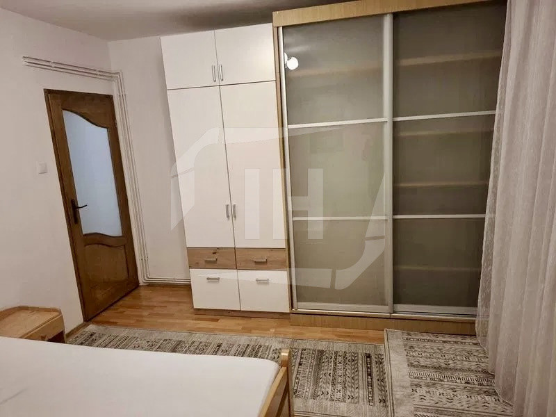 Apartament de inchiriat 2 camere, parcare, zona Plopilor