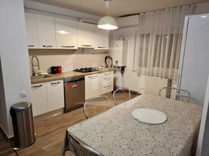 Apartament de inchiriat 2 camere, parcare, zona Plopilor