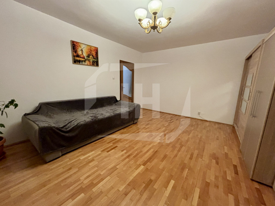 Apartament de inchiriat 2 camere, parcare, zona Plopilor