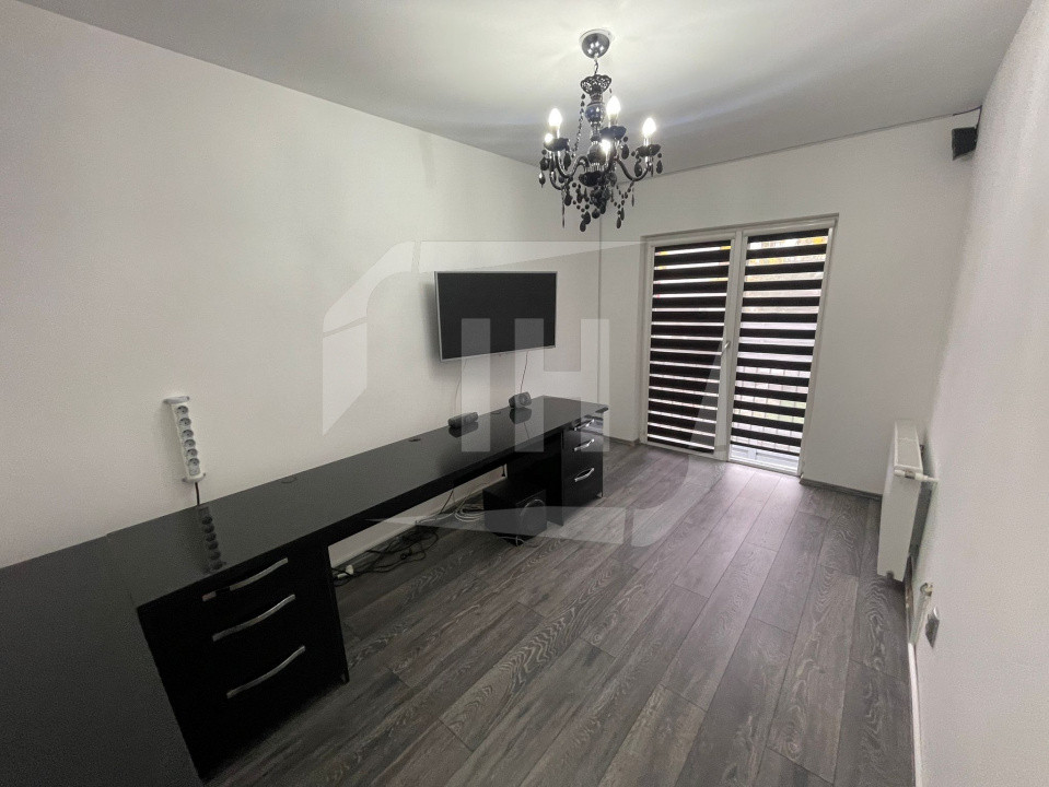 Triplex, curte generoasa, garaj, zona Eroilor