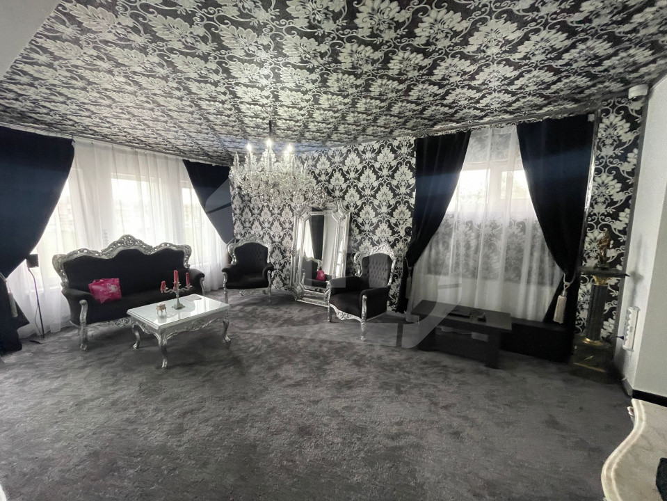 Triplex, curte generoasa, garaj, zona Eroilor