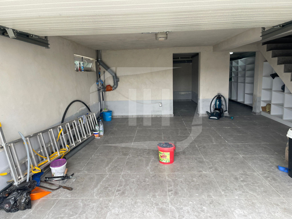 Triplex, curte generoasa, garaj, zona Eroilor