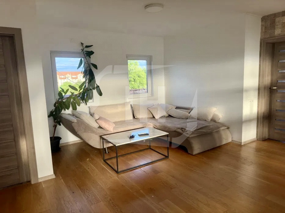 Apartament 3 camere, 100mp, cu parcare, zona Pod Ira