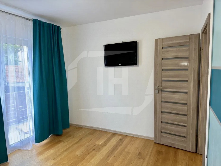 Apartament 3 camere, 100mp, cu parcare, zona Pod Ira