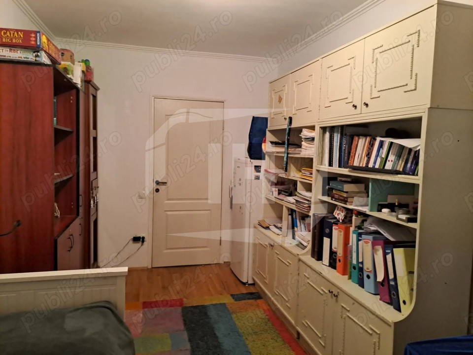 Apartament 3 camere, decomandat, zona Iullius Mall
