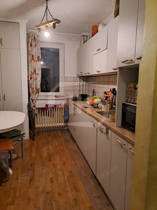 Apartament 3 camere, decomandat, zona Iullius Mall