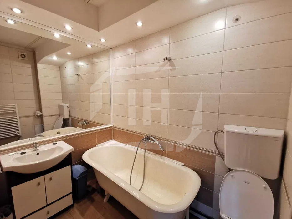 Apartament 3 camere, decomandat, 70mp, Centru, Parcul Central