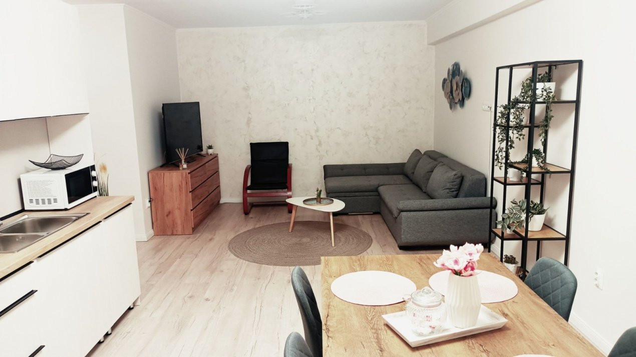 Apartamente 2 camere, etaj intermediar, cu parcare, Iris, zona Oasului