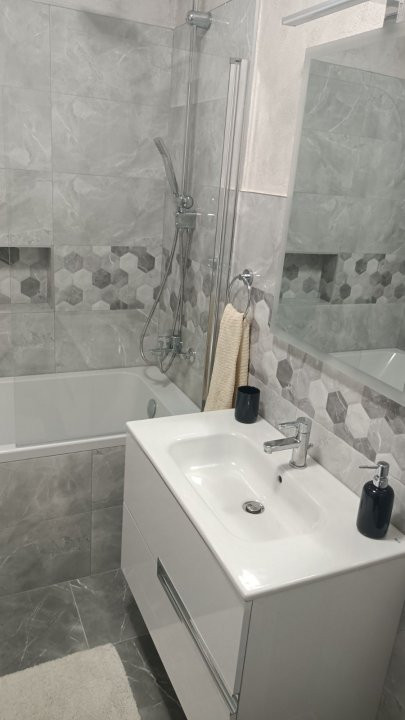 Apartamente 2 camere, etaj intermediar, cu parcare, Iris, zona Oasului
