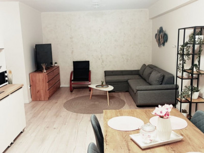 Apartamente 2 camere, etaj intermediar, cu parcare, Iris, zona Oasului