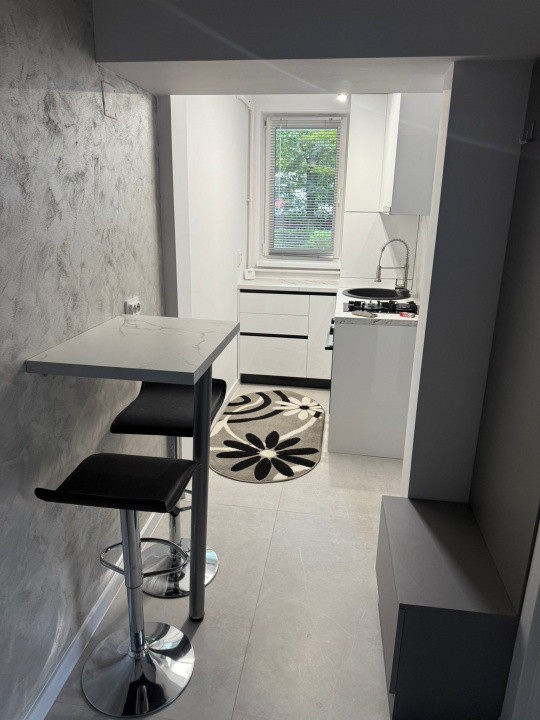 Apartament 2 camere la cheie, zona Platinia