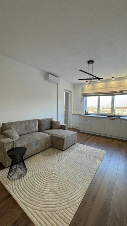 Apartament 3 camere modern, parcare, zona Vivo