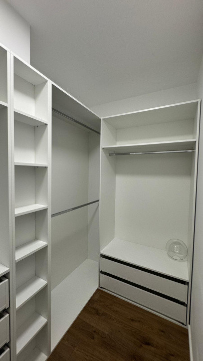 Apartament 3 camere modern, parcare, zona Vivo
