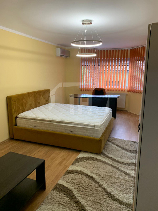 Apartament 2 camere, decomandat, 2 parcari, zona Liviu Rebreanu
