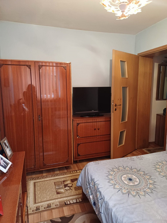 Apartament 2 camere decomandat, zona Parcul Rozelor