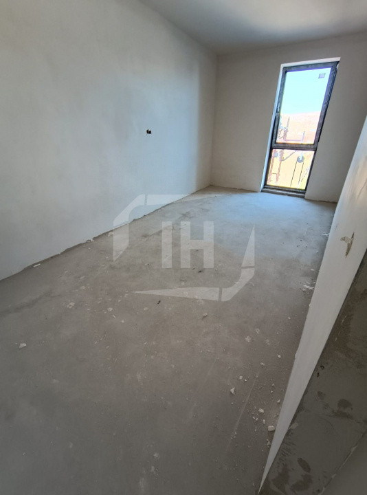 Apartament 3 camere, zona Pod Ira