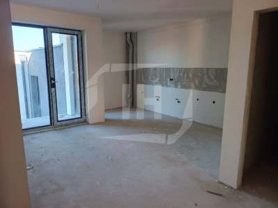 Apartament 3 camere, zona Pod Ira