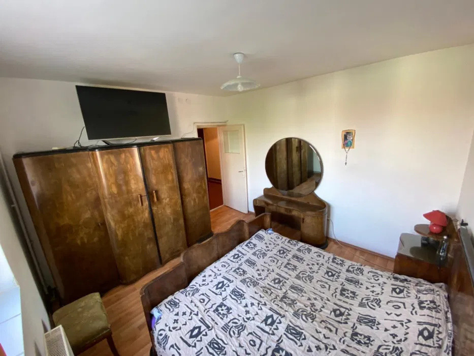 Apartament 2 camere decomandat, etaj 2, zona Parcul Rozelor