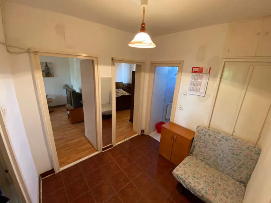Apartament 2 camere decomandat, etaj 2, zona Parcul Rozelor