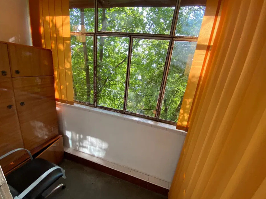 Apartament 2 camere decomandat, etaj 2, zona Parcul Rozelor