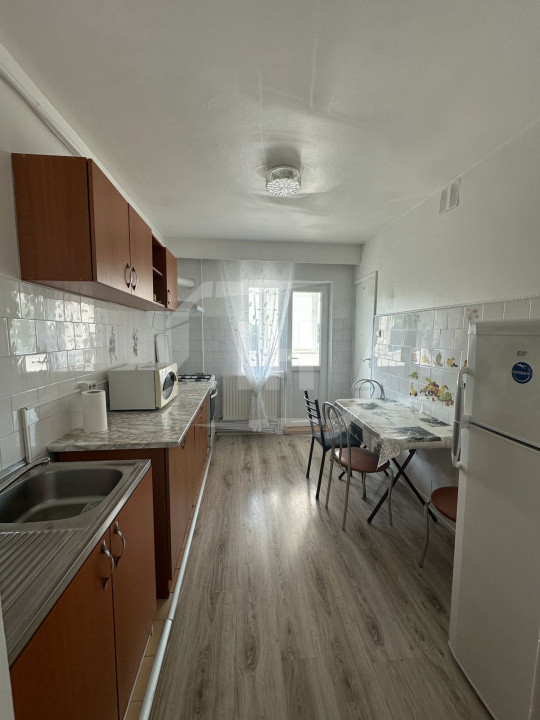 Apartament 2 camere, decomandat, zona Golden Tulip