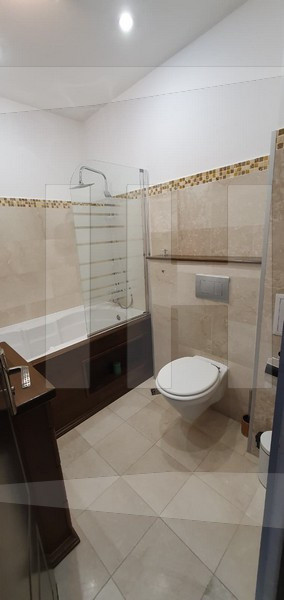 Apartament 3 camere, parcare, Zona Vivo