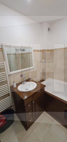 Apartament 3 camere, parcare, Zona Vivo