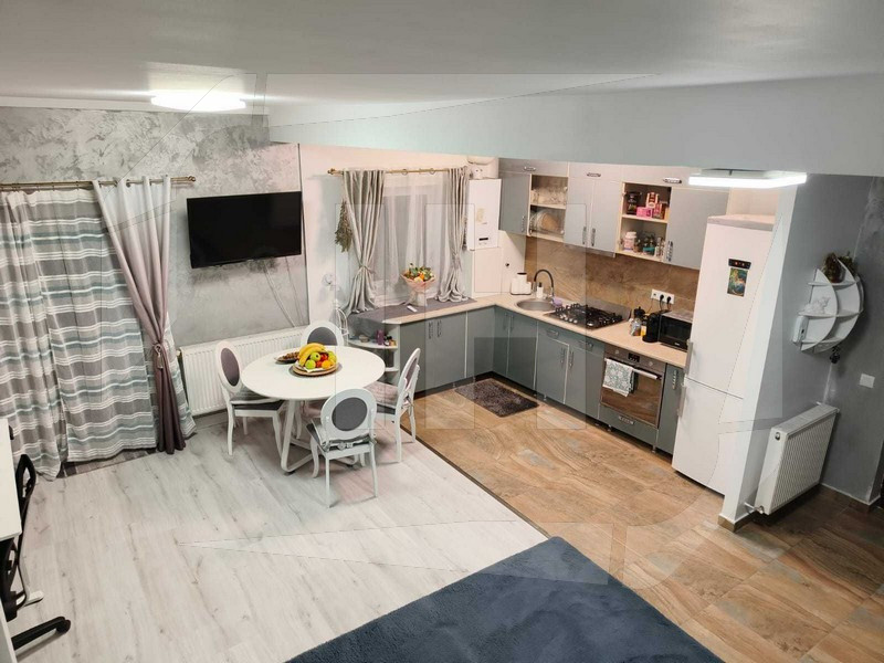 Apartament 2 camere, parcare, gradina, zona Vivo