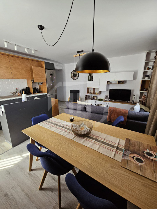 Apartament 3 camere, zona Vivo