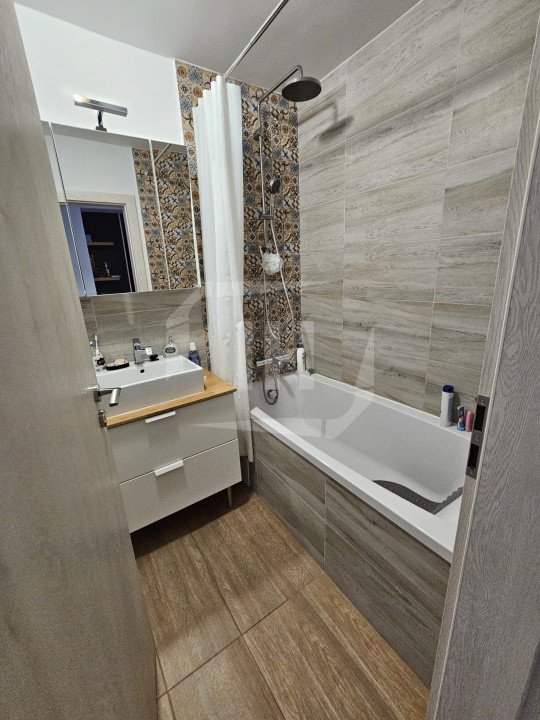 Apartament 3 camere, zona Vivo