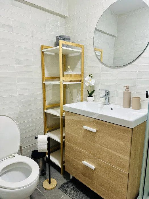 Garsoniera moderna,2 parcari, Centru