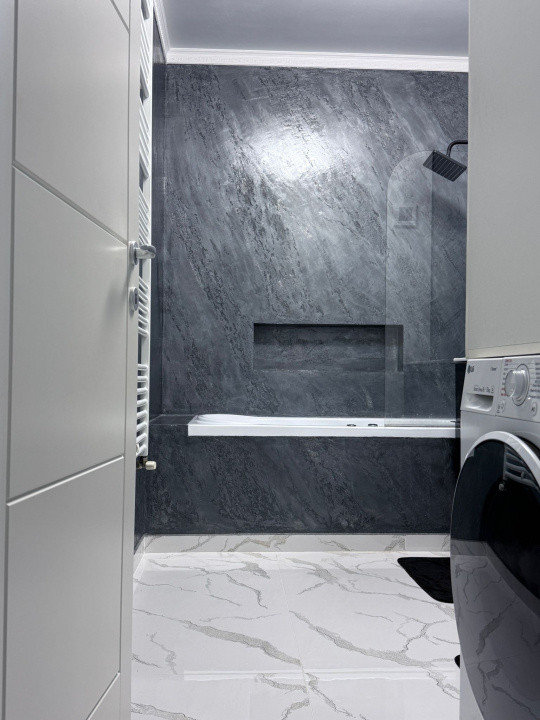 Apartament 2 camere la cheie, parcare, zona Vivo