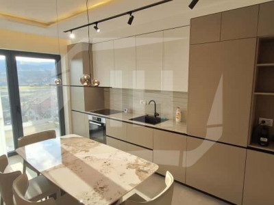  3 camere, finisat, parcare, bloc nou, Buna Ziua