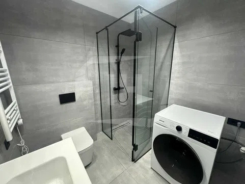 Apartament 3 camere, 2 bai, panoramic,  parcare, bloc nou!