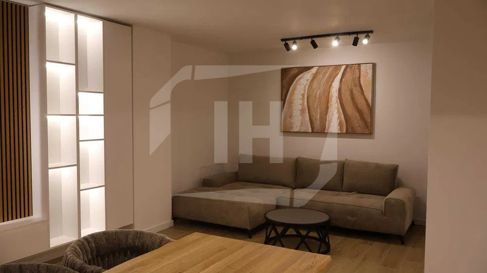 Apartament de inchiriat 2 camere, zona VIVO