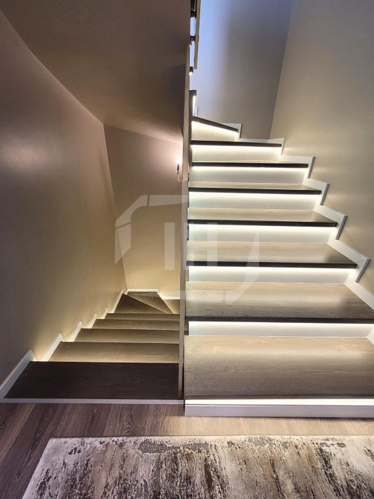 Casa 140 mp utili cu terasa si jacuzzi