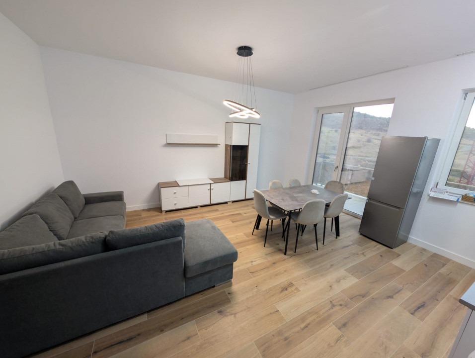 Apartament 2 camere, terasa, parcare subterana, zona Vivo