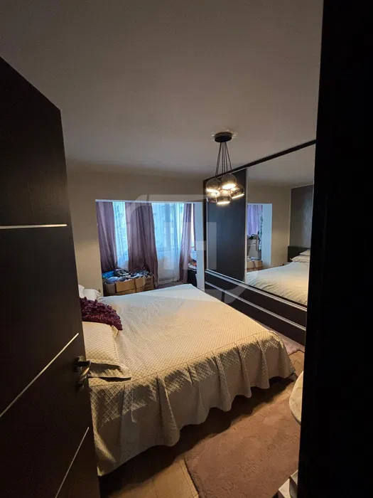 Apartament 3 camere, decomandat, Intre Lacuri