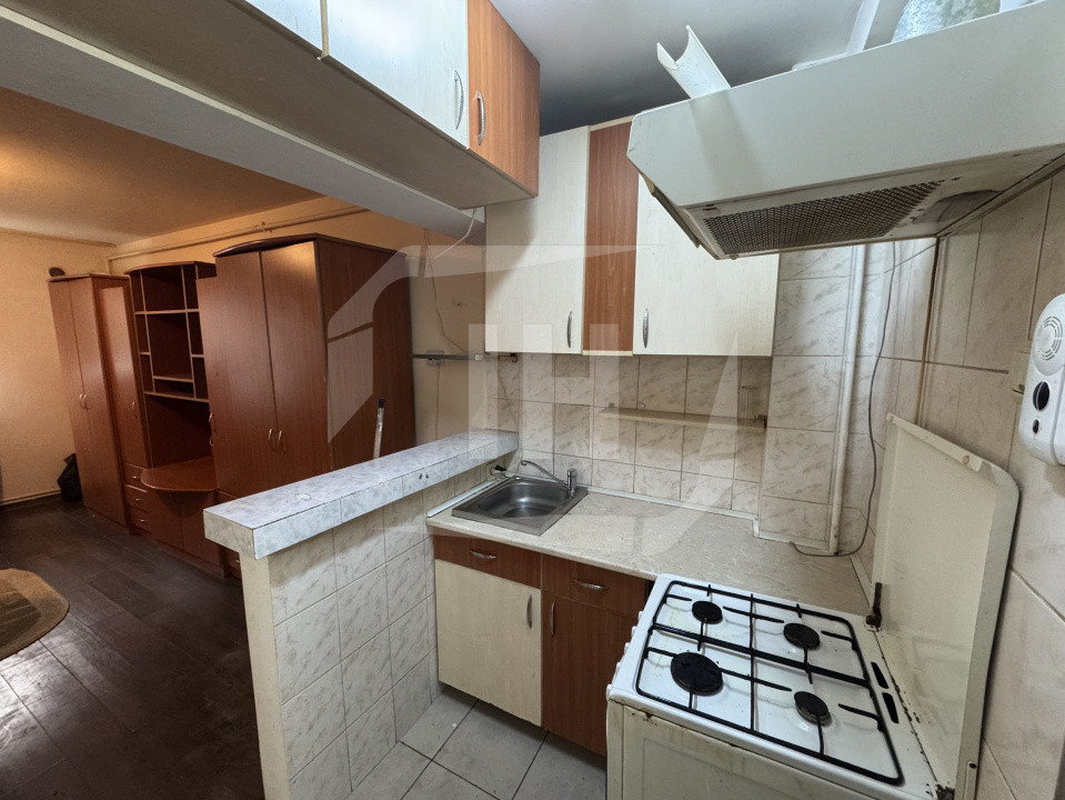 Garsoniera, etaj 1, centrala proprie pe str Fabricii