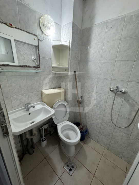 Garsoniera, etaj 1, centrala proprie pe str Fabricii