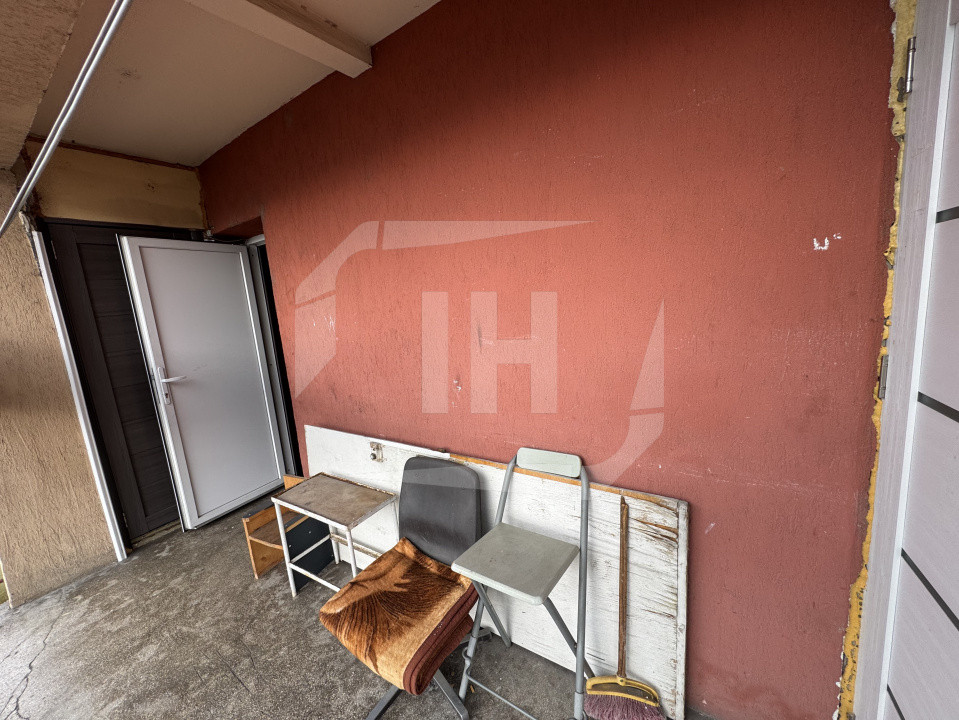 Garsoniera, etaj 1, centrala proprie pe str Fabricii