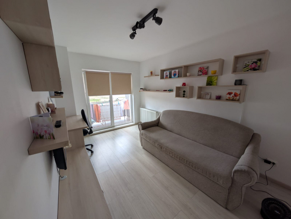 Apartament 2 camere decomandat,  parcare, zona Vivo