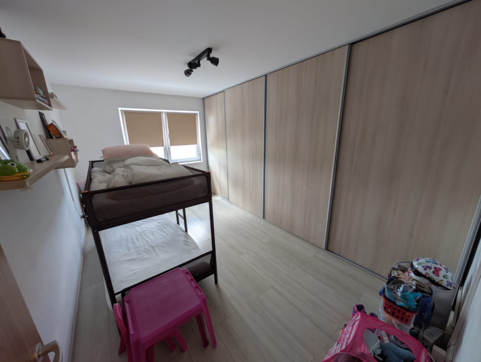 Apartament 2 camere decomandat,  parcare, zona Vivo