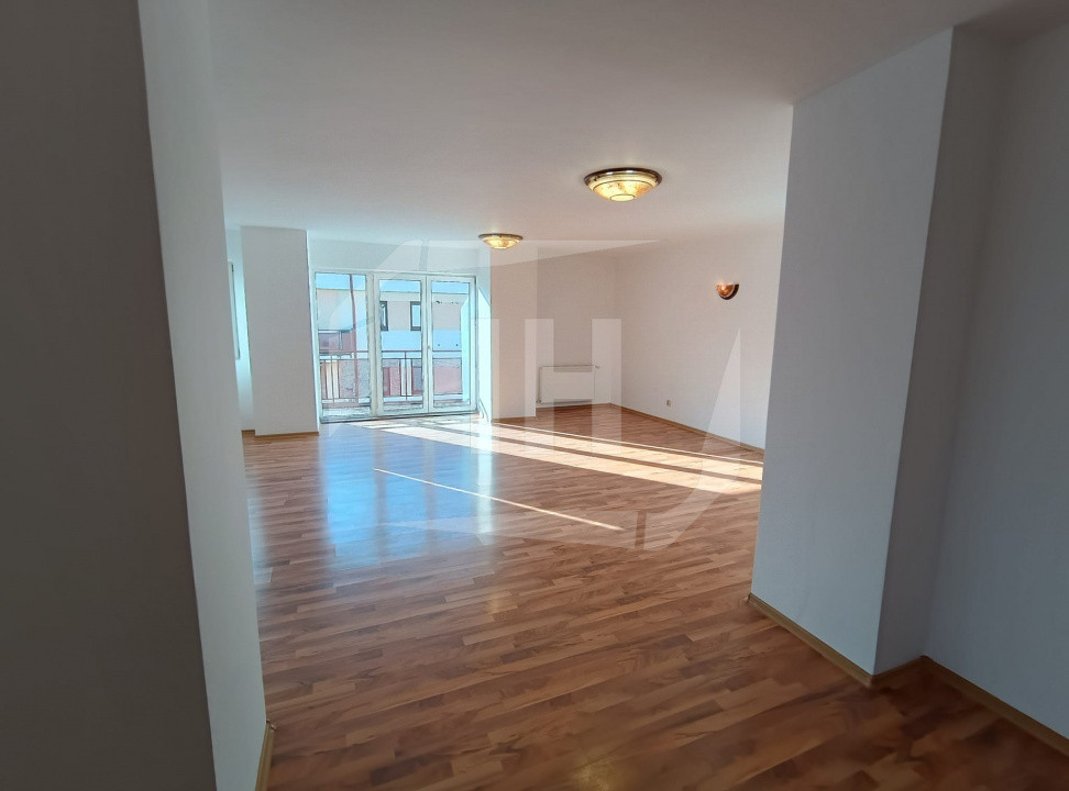 Apartament 3 camere, parcare, Borhanci