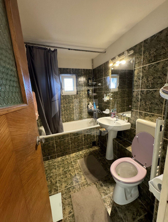 Apartament 3 camere, 2 balcoane in cartierul Intre Lacuri