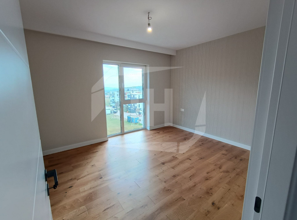 Apartament 3 camere, posibilitate 4, terasa, gradina, parcare